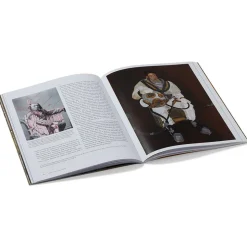 How to Read Portraits